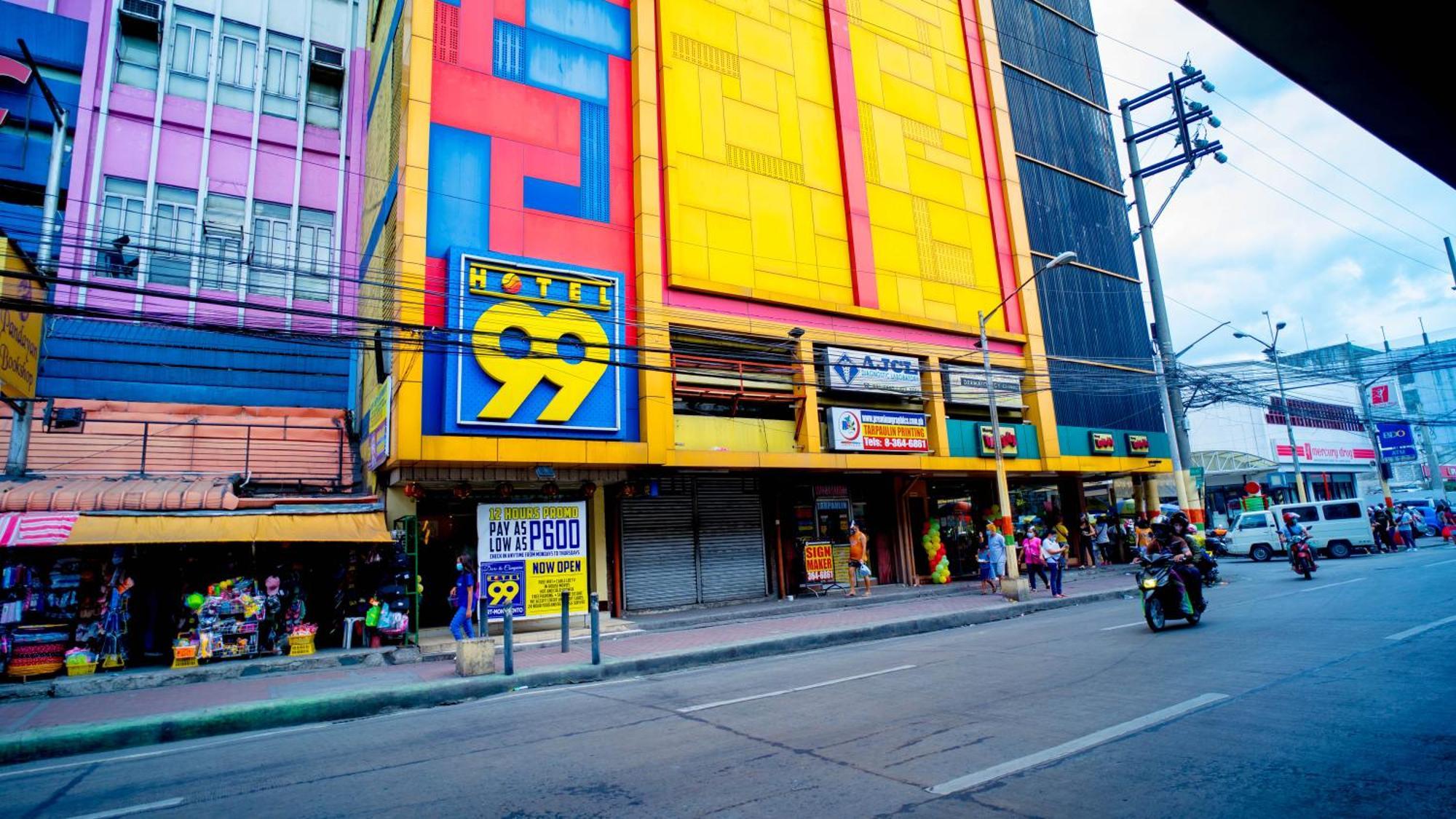 Hotel 99 Monumento Caloocan Exterior foto