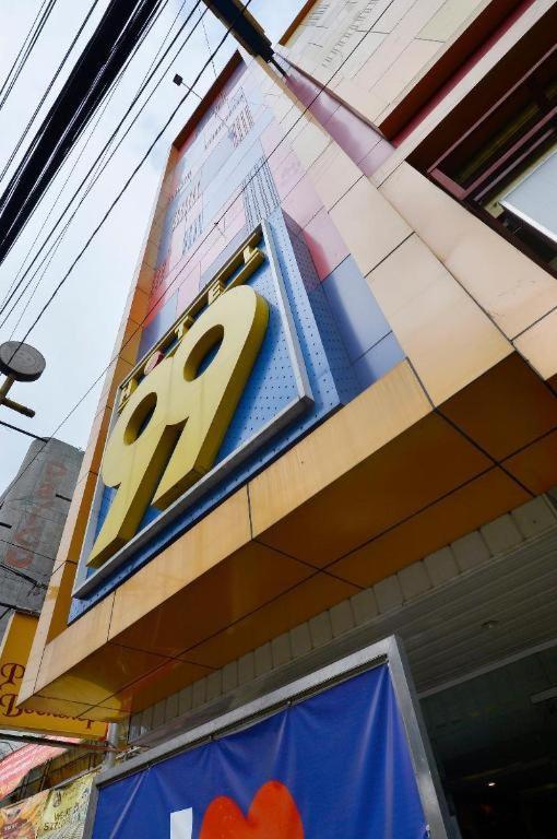 Hotel 99 Monumento Caloocan Exterior foto