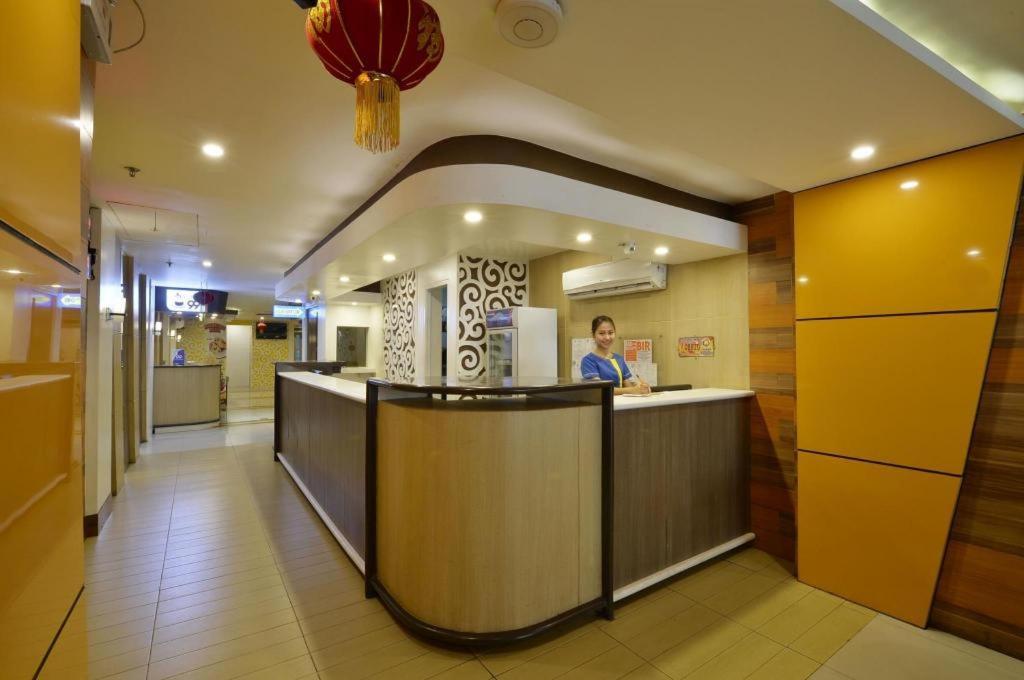 Hotel 99 Monumento Caloocan Exterior foto