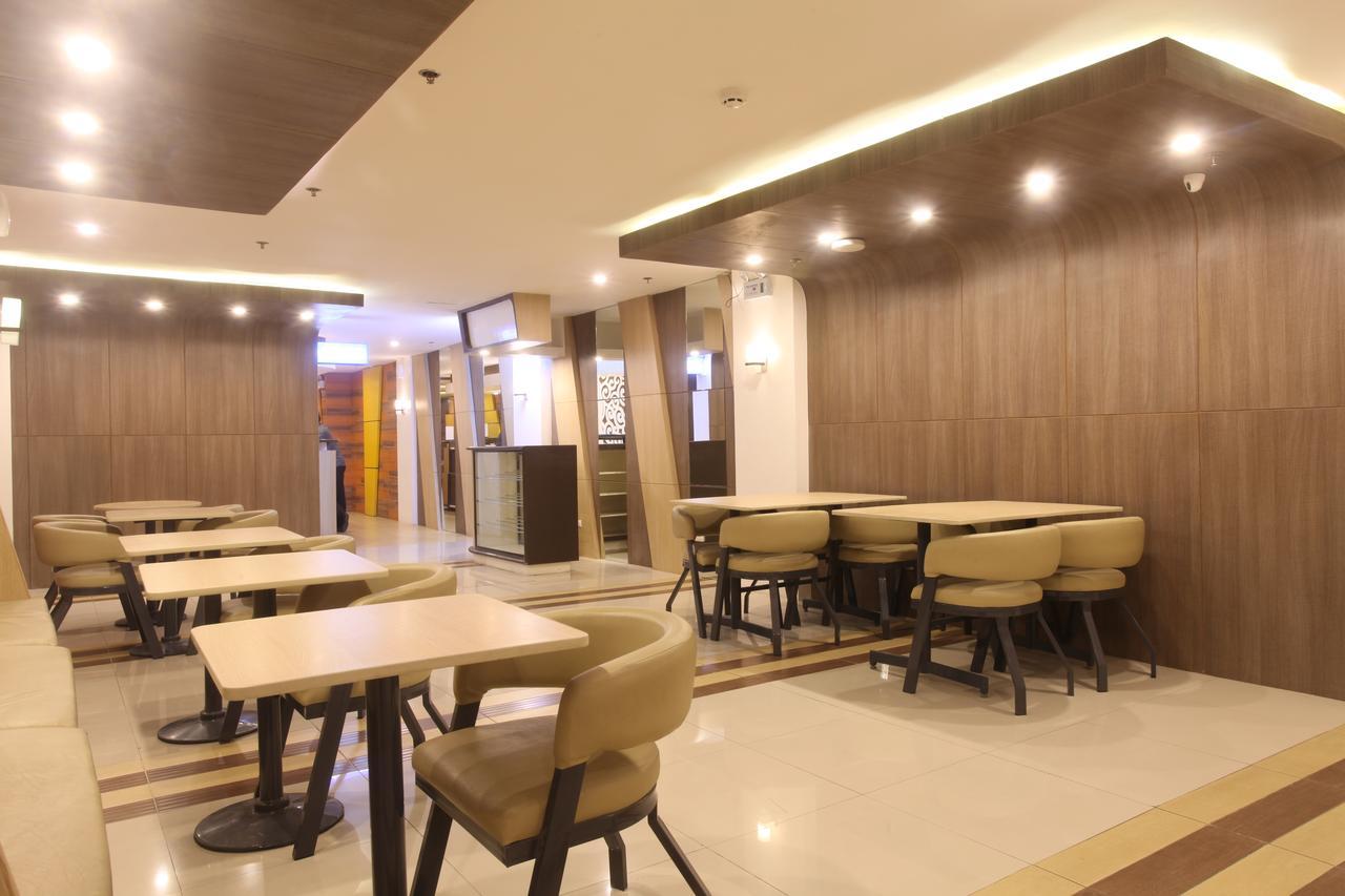 Hotel 99 Monumento Caloocan Exterior foto