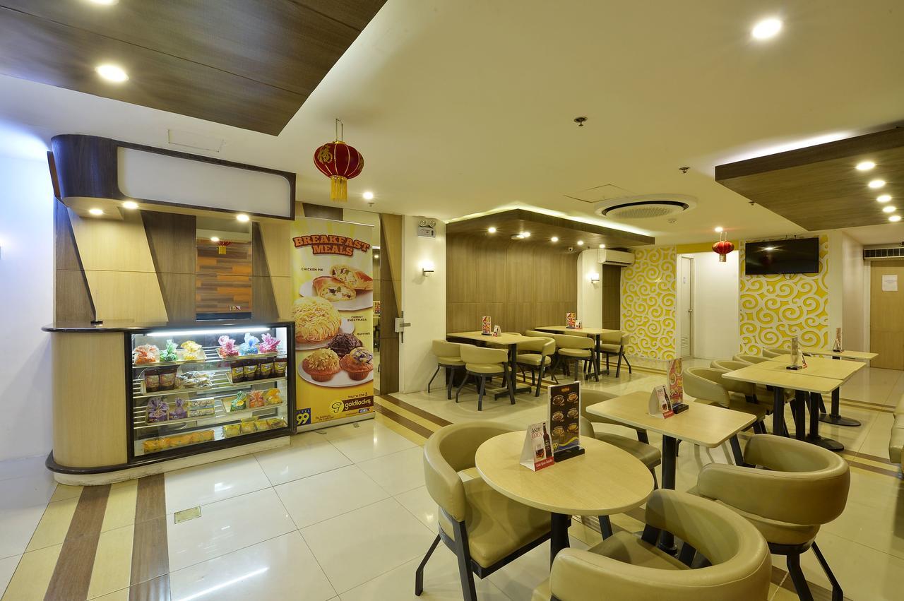 Hotel 99 Monumento Caloocan Exterior foto