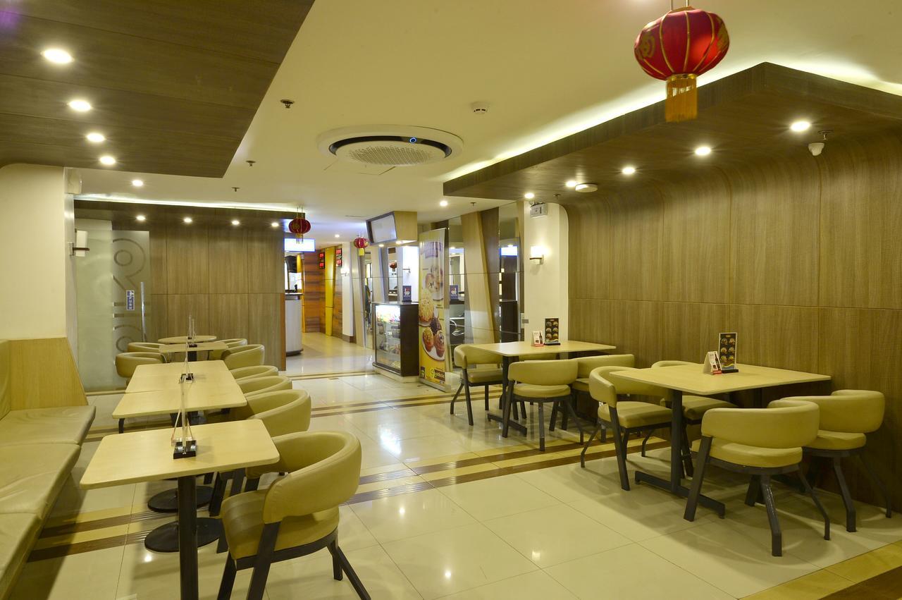 Hotel 99 Monumento Caloocan Exterior foto